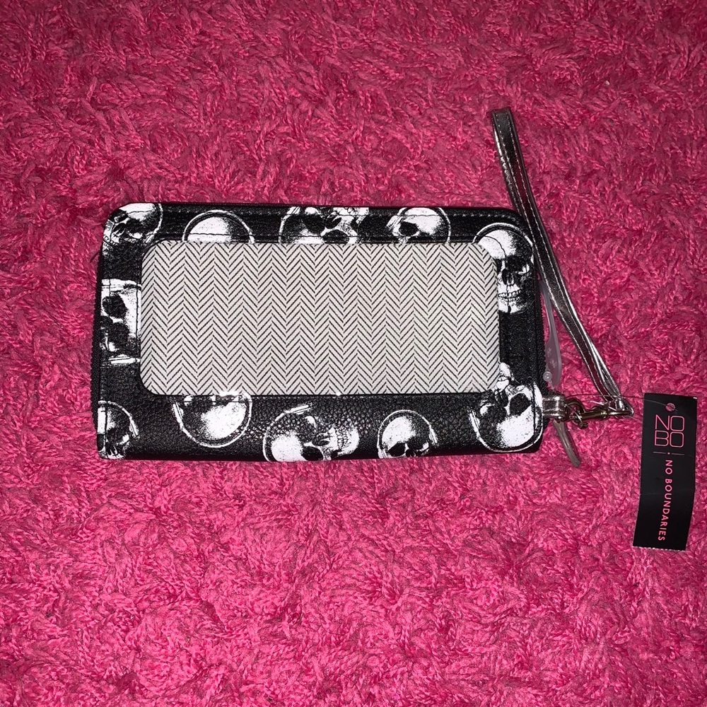 Skull wallet/phone holder